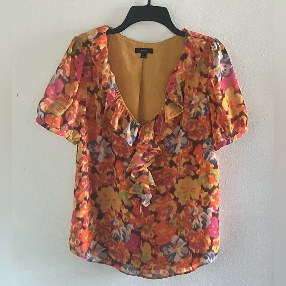 J. CREW floral ruffle v neck top sz M